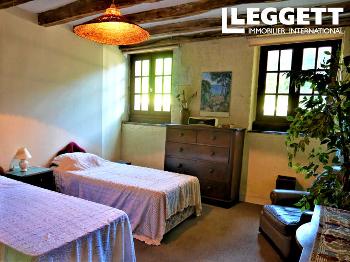 Image No.6-5 Bed House for sale