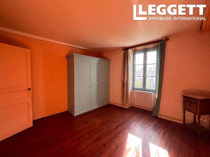 Image No.8-4 Bed House for sale