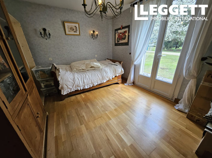 Image No.10-5 Bed House for sale