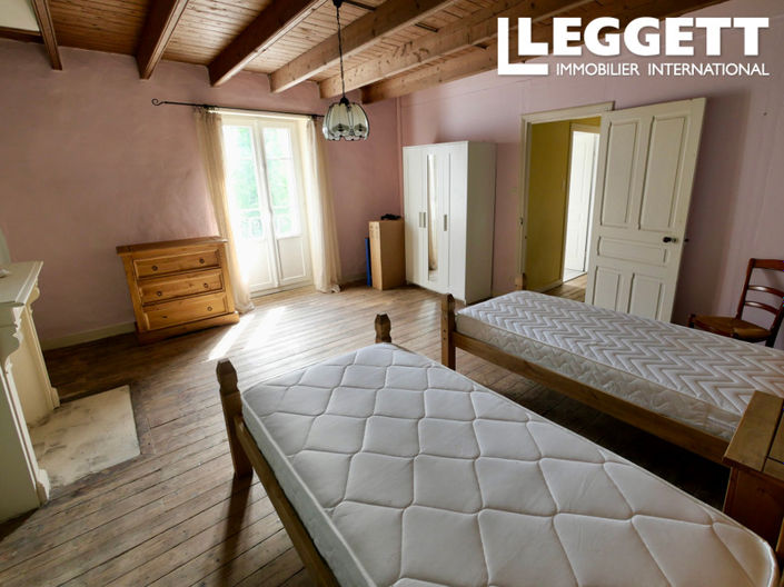 Image No.7-4 Bed House for sale