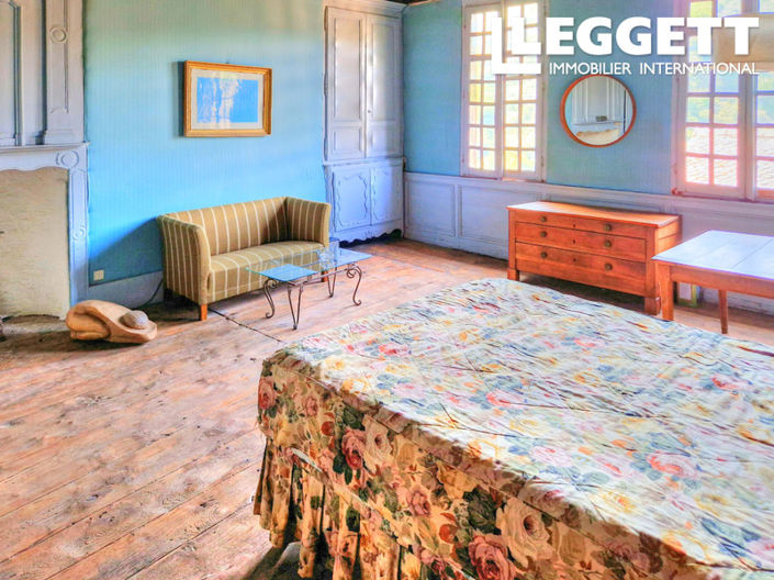 Image No.8-4 Bed House for sale