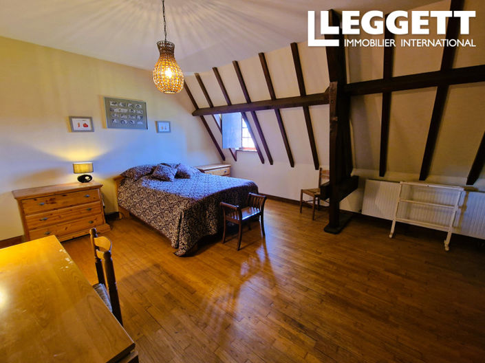 Image No.6-4 Bed House for sale