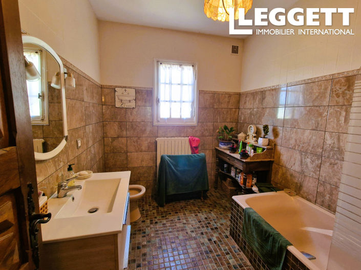 Image No.8-4 Bed House for sale