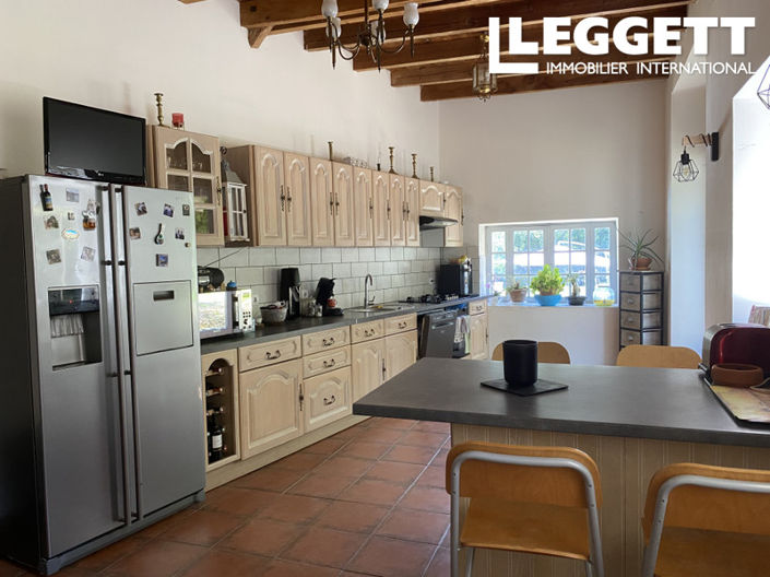 Image No.8-7 Bed Chateaux for sale