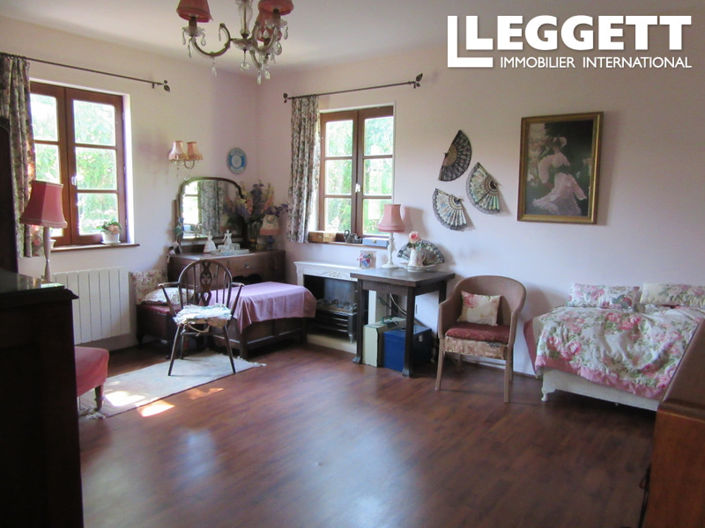 Image No.9-4 Bed House for sale