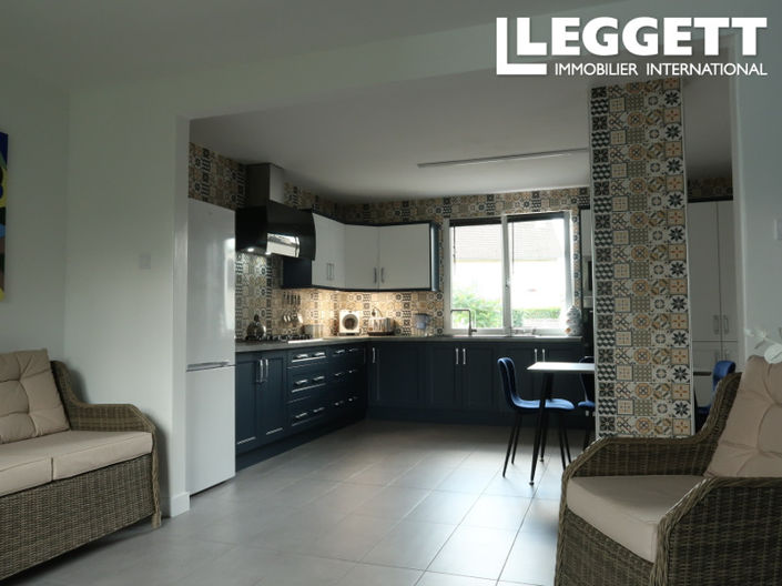 Image No.3-6 Bed House for sale