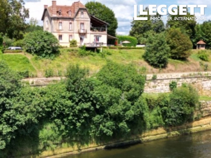 Image No.10-8 Bed House for sale