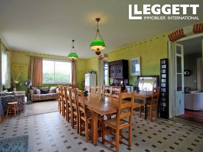 Image No.9-8 Bed House for sale