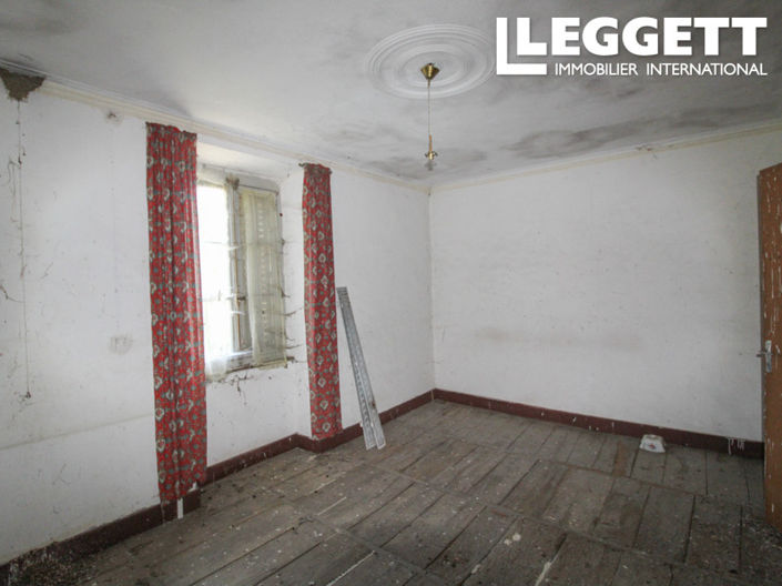 Image No.6-4 Bed House for sale