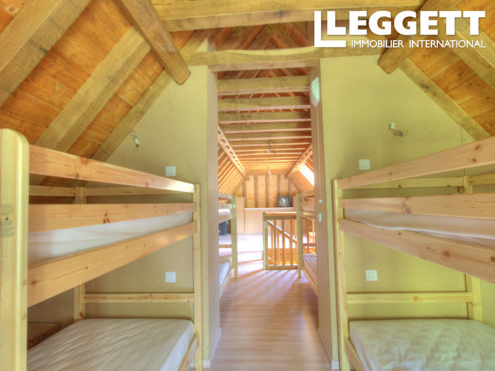 Image No.8-4 Bed House for sale