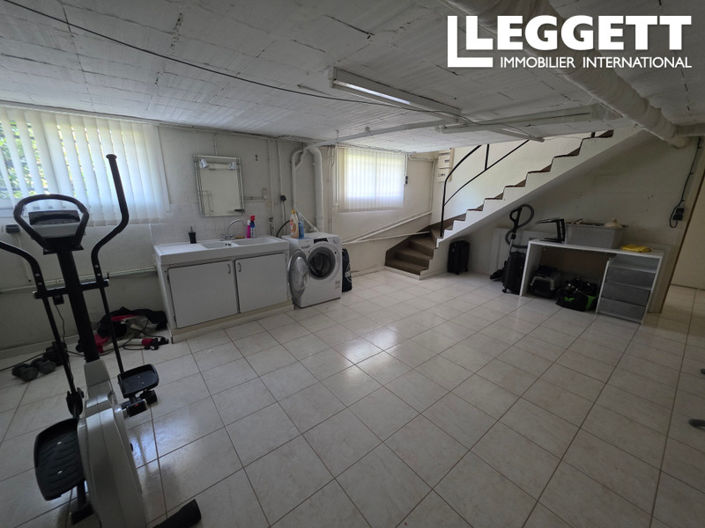 Image No.10-3 Bed House for sale