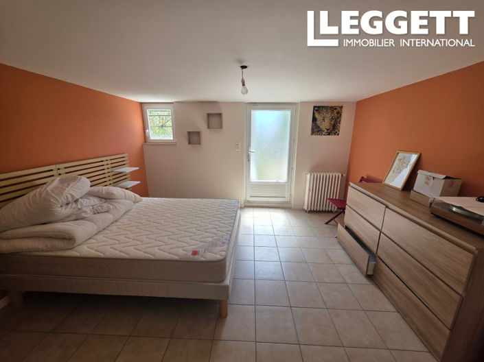 Image No.8-3 Bed House for sale