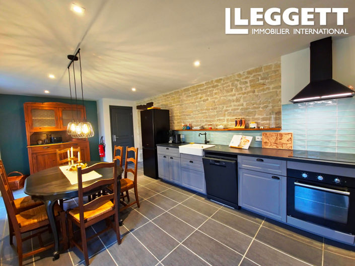 Image No.7-7 Bed House for sale