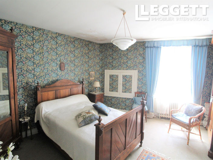 Image No.6-5 Bed House for sale