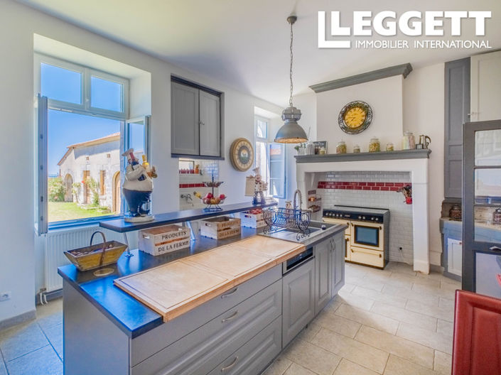 Image No.5-6 Bed House for sale