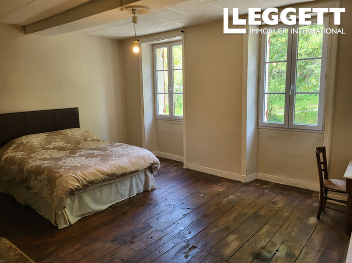 Image No.7-5 Bed House for sale