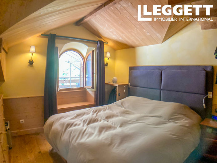 Image No.6-4 Bed House for sale