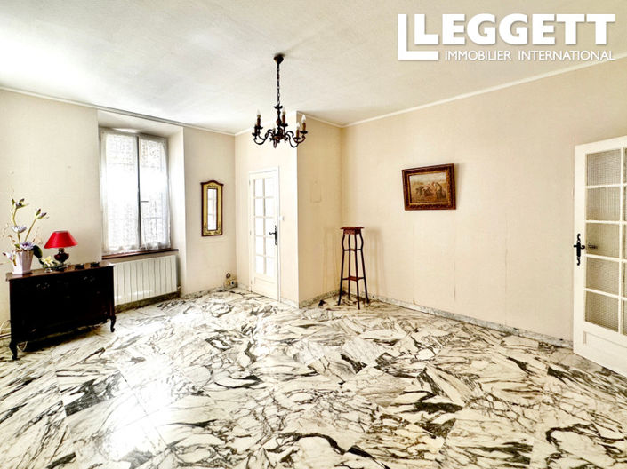 Image No.2-4 Bed House for sale