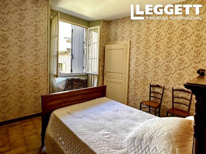 Image No.6-4 Bed House for sale