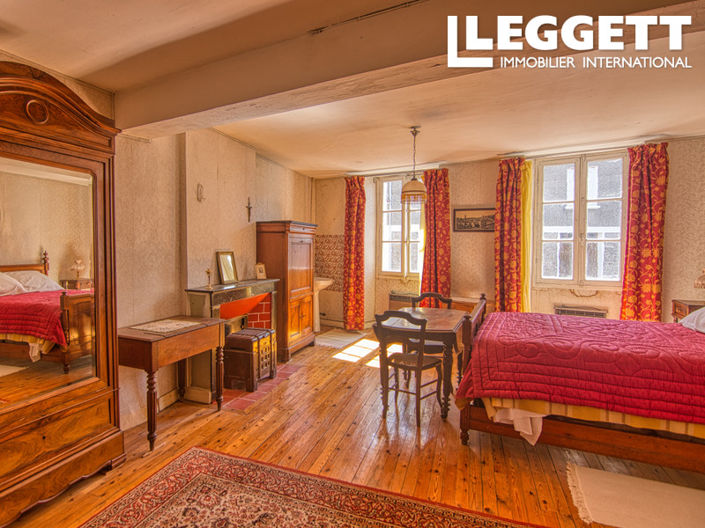 Image No.5-6 Bed House for sale