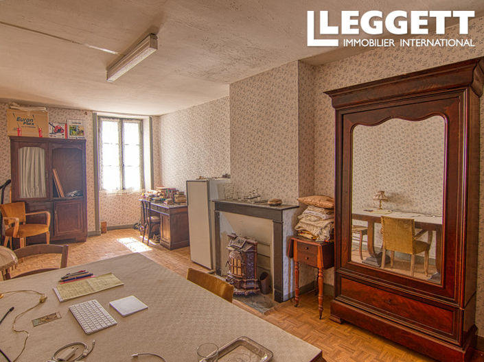 Image No.6-6 Bed House for sale