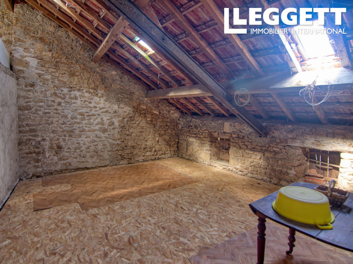 Image No.9-6 Bed House for sale