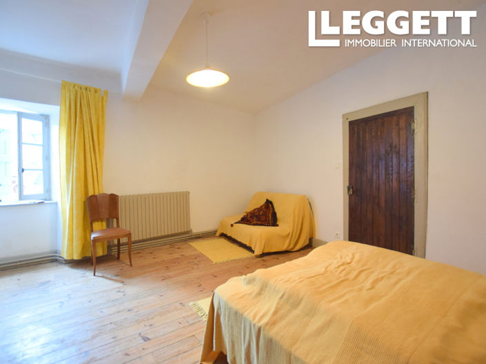 Image No.8-5 Bed House for sale