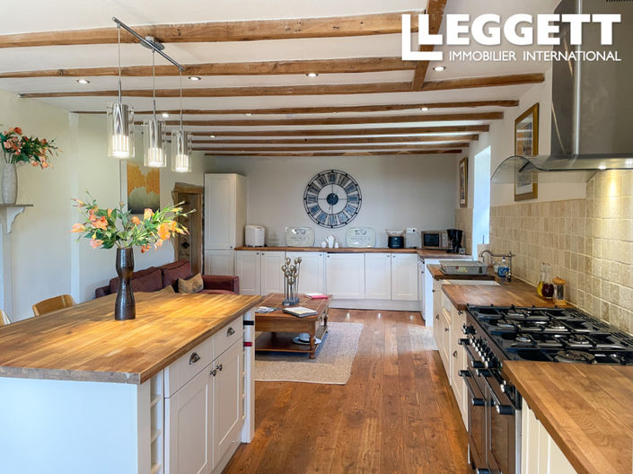 Image No.2-4 Bed House for sale