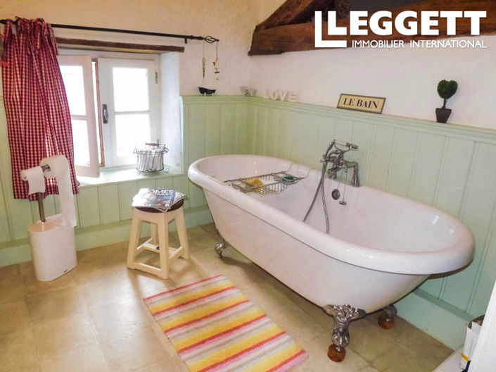 Image No.9-2 Bed House for sale