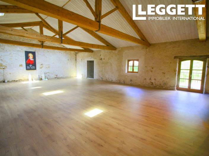 Image No.9-6 Bed House for sale