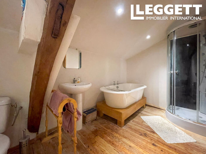 Image No.9-7 Bed House for sale