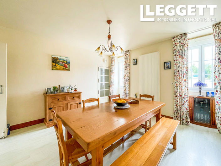 Image No.6-6 Bed House for sale