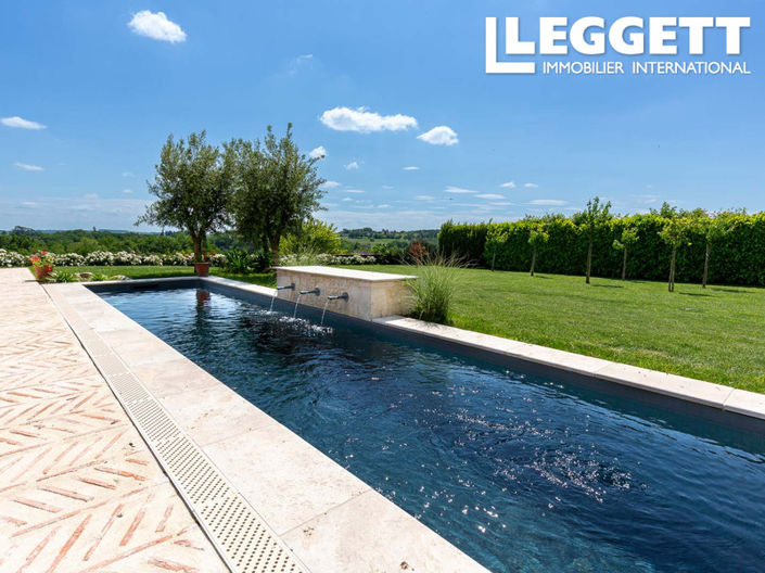 Image No.2-4 Bed Chateaux for sale