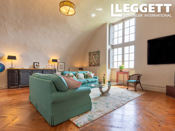 Image No.4-4 Bed Chateaux for sale