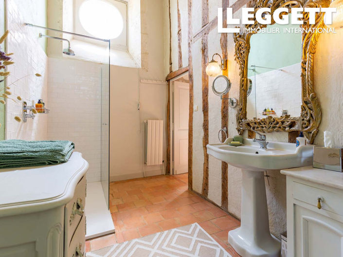 Image No.9-4 Bed Chateaux for sale