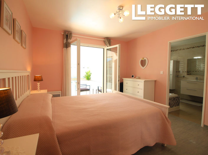 Image No.9-3 Bed House for sale