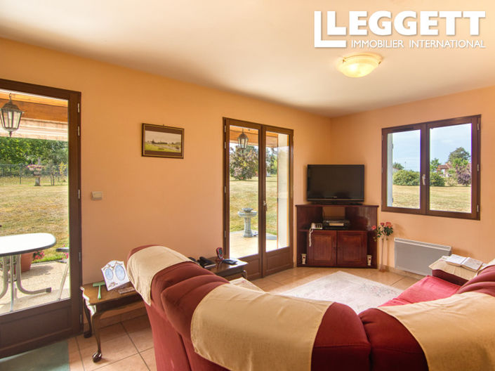 Image No.5-2 Bed House for sale