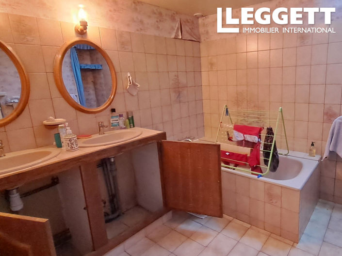 Image No.10-4 Bed House for sale