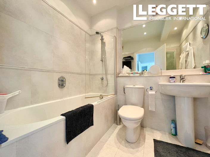 Image No.8-2 Bed Apartment for sale