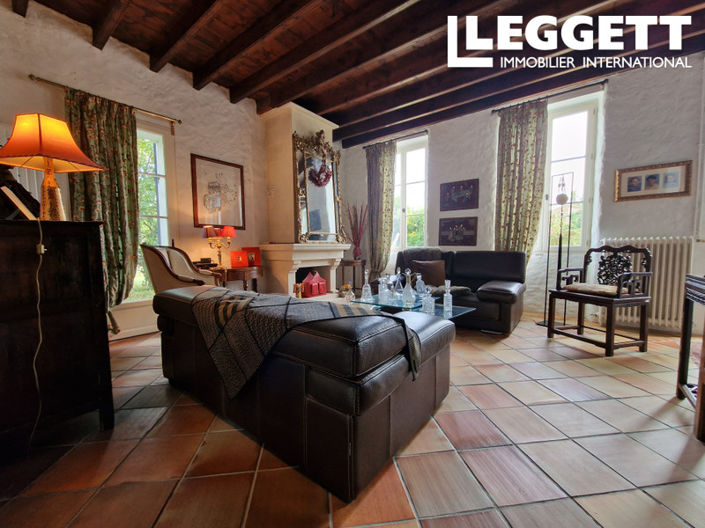 Image No.5-8 Bed House for sale