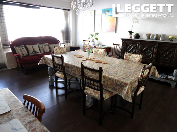 Image No.2-6 Bed House for sale