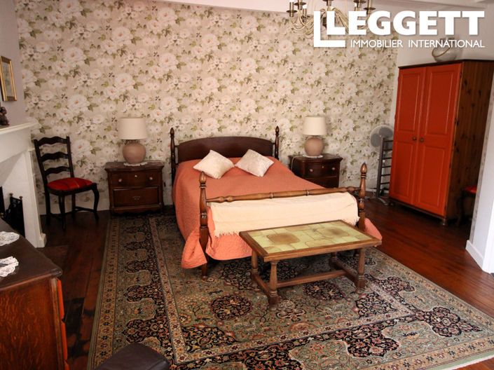 Image No.5-6 Bed House for sale