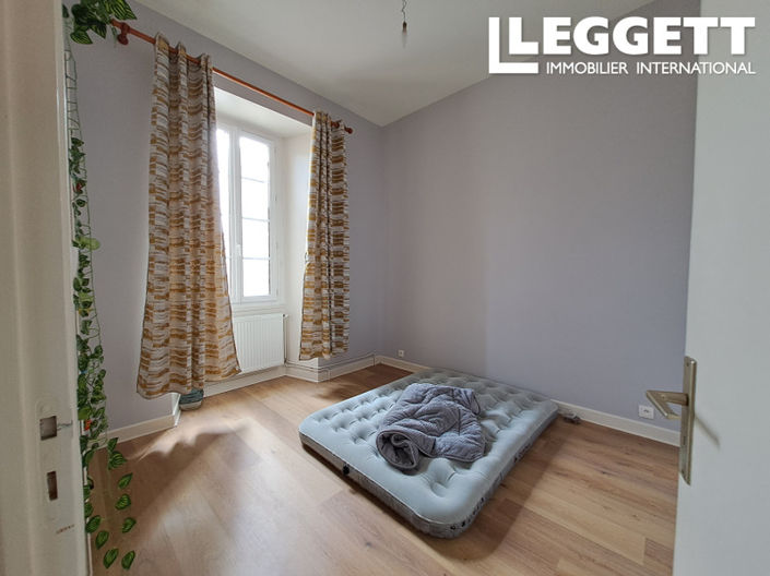 Image No.8-7 Bed House for sale