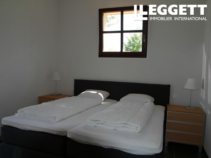 Image No.7-2 Bed House for sale