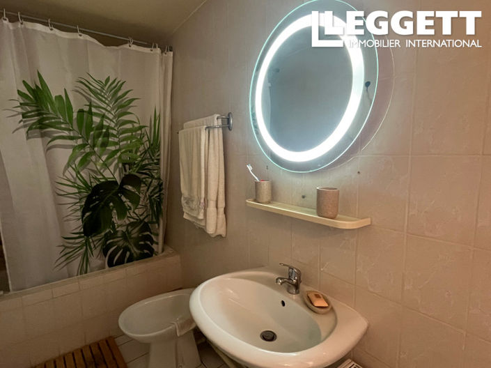 Image No.8-4 Bed House for sale