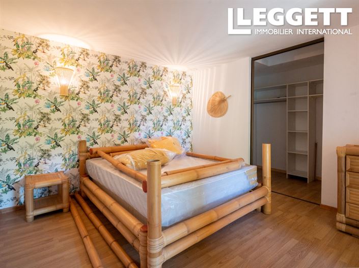 Image No.6-3 Bed House for sale