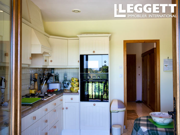 Image No.10-3 Bed House for sale