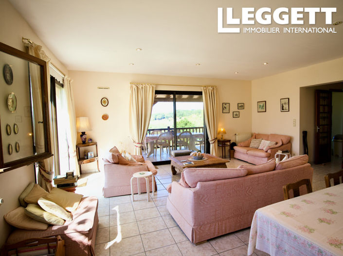 Image No.10-3 Bed House for sale