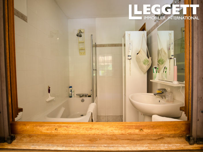 Image No.8-3 Bed House for sale