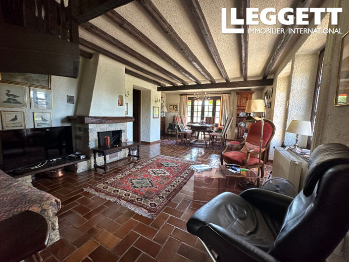 Image No.9-5 Bed House for sale